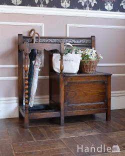 アンティーク家具 傘立て・ステッキスタンド 伝統の装飾が美しいアンティークホールスタンド、ベンチ付のホールスタンド(傘立て)