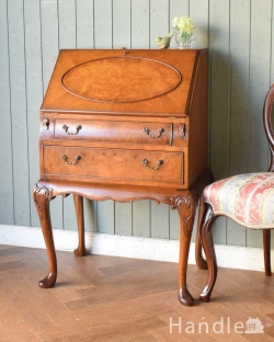 アンティーク家具 ビューロー 美しいアンティーク英国家具、ウォルナット材のビューロー（デスク）