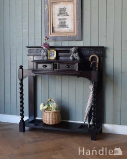 アンティーク家具 傘立て・ステッキスタンド 落ち着いた色合いが魅力のアンティーク家具、美しい装飾を楽しめるステッキスタンド