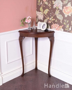 アンティーク家具 アンティークのテーブル イギリスから届いたアンティーク、コーナー用コンソールテーブル