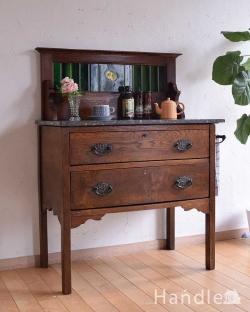 アンティーク家具 アンティークのキャビネット 英国のアンティーク家具、グリーンのタイルがキレイなウォッシュスタンド