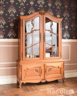 アンティーク家具 アンティークのキャビネット ゴージャスな彫りがエレガント、フランス輸入のアンティークガラスキャビネット（食器棚） 