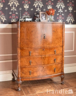 アンティーク家具 アンティークのチェスト 英国アンティーク家具、ウォルナット材の木目が美しいカップボードチェスト（食器棚） 