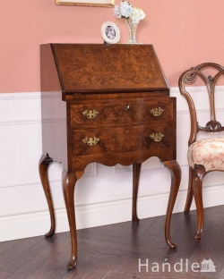 アンティーク家具 ビューロー 美しいアンティーク英国家具、ウォルナット材のビューロー（デスク）