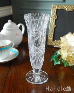 アンティーク雑貨 アンティーク花瓶 縁どりのカッティングがキラキラ輝く、アンティークフラワーベース（プレスドグラス）