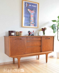 アンティーク家具 アンティークのキャビネット 北欧スタイルの暮らしを彩るインテリア、引き戸タイプのヴィンテージのサイドボード 