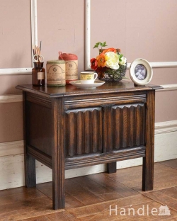 アンティーク家具 ブランケットボックス・収納ボックス アンティークの英国家具、サイドテーブルにもなるコンパクトサイズのコファー