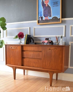 アンティーク家具 アンティークのキャビネット 北欧スタイルのオシャレなヴィンテージ家具、使いやすいサイズのサイドボード