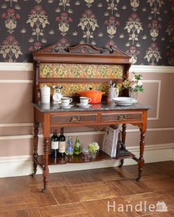 アンティーク家具 アンティークのキャビネット 英国からの輸入家具、お花のタイルが美しいアンティークのウォッシュハンドスタンド