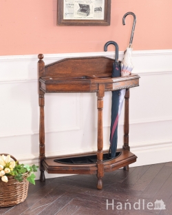 アンティーク家具 傘立て・ステッキスタンド 英国らしいデザインのアンティーク家具、木製ステッキスタンド（傘立て） 