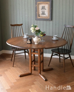 アンティーク家具 アンティークのテーブル 色々な使い方ができる伸張式テーブル、バタフライ式の丸いヴィンテージダイニングテーブル