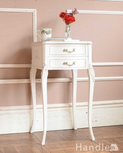 アンティーク家具 アンティークのチェスト フランス輸入のアンティーク家具、優美なホワイトペイントのベッドサイドチェスト