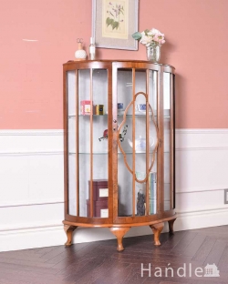 アンティーク家具 アンティークのキャビネット 美しいガラス扉のアンティーク家具、英国輸入のガラスキャビネット（飾り棚）