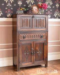 アンティーク家具  機能的な英国アンティーク家具、カクテルキャビネット（カップボード）