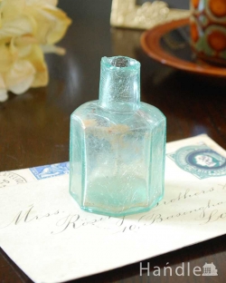 アンティーク雑貨 アンティークビン・香水瓶 イギリスで見つけたアンティーク、八角形のシルエットのインクボトル