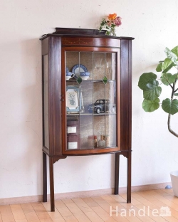 アンティーク家具 アンティークのキャビネット ステンドグラスが入ったアンティーク英国家具、マホガニー材を使ったガラスキャビネット