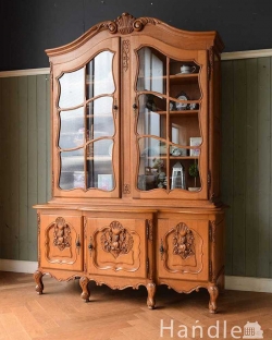 アンティーク家具 アンティークのキャビネット フランスのゴージャスなアンティーク家具、食器棚や本棚にもなるガラスキャビネット 