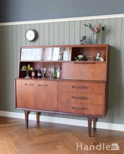 アンティーク家具 アンティークのキャビネット 北欧テイストの家具、JENTIQUE社のヴィンテージサイドボード（カップボード）