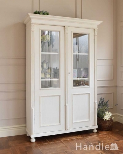 アンティーク家具 アンティークのキャビネット ガラス扉のオシャレなブックケース、ペイントのアンティークフレンチ家具