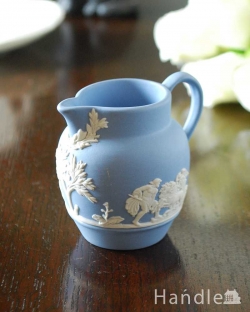 アンティーク雑貨 アンティーク食器 爽やかなブルーが美しいウェッジウッド、ジャスパーウェアのピッチャー（ミルクポット）