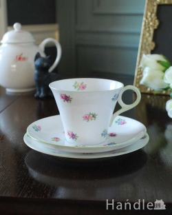 アンティーク雑貨 アンティーク食器 小さなお花が散りばめられたシェリーのアンティークトリオ