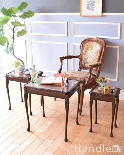 アンティーク家具 アンティークのテーブル 優雅な英国のアンティーク家具、ガラス付き天板のコーヒーテーブル(ネストテーブル)