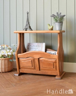 アンティーク家具 マガジンラックおしゃれ サイドテーブルになる天板付きの便利なアンティークマガジンラック