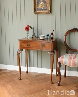 アンティーク家具 アンティークのテーブル イギリスのアンティークのテーブル、杢目が美しいコンソールテーブル