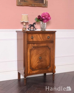 アンティーク家具 アンティークのキャビネット マホガニー材で造られたキャビネット、アンティーク英国家具（ベッドサイドカップボード）