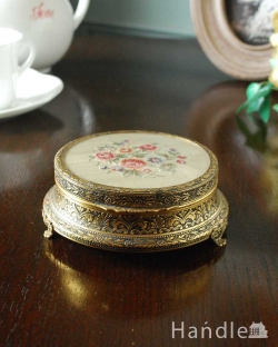 アンティーク雑貨  真鍮細工が美しいプチポワンジュエリーボックス、フランス輸入のアンティーク雑貨