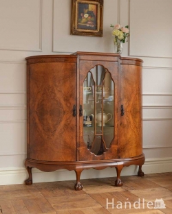 アンティーク家具 アンティークのキャビネット イギリスから到着したアンティーク家具、木目の美しさが際立つウォルナット材のガラスキャビネット