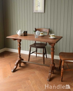 アンティーク家具 アンティークのテーブル いろんな用途で便利に使えるフランスで見つけたアンティーク家具、ホールテーブル