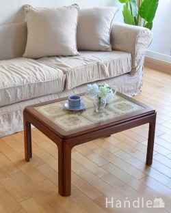 アンティーク家具 アンティークのテーブル 北欧系のアンティーク家具、お花のタイルトップが可愛いコーヒーテーブル（G-PLAN） 