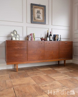 アンティーク家具 アンティークのキャビネット 北欧スタイルの暮らしを彩るインテリア、たっぷり収納できるヴィンテージのサイドボード （Avalon）