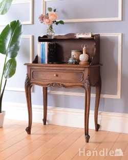 アンティーク家具 アンティークのキャビネット 寝室で使えるアンティークの南仏家具、引き出し付きのナイトテーブル（ベッドサイドチェスト）
