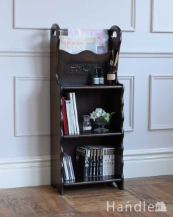 アンティーク家具 アンティークのキャビネット お花の彫刻が華やかな英国アンティークマガジンラック（持ち手付き）