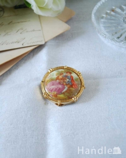 アンティーク雑貨 アンティークブローチ ゴールドの縁どりとロマンチックなデザインのアンティークスカーフ留め