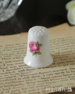アンティーク雑貨 アンティーク食器 ピンクのバラが可憐なイギリスで見つけたアンティークシンブル