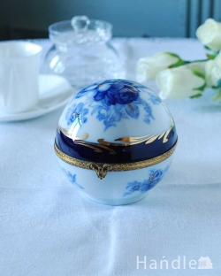 アンティーク雑貨 アンティーク食器 フランスで見つけたブルーのお花模様が華やかなジュエリーケース(リモージュ)