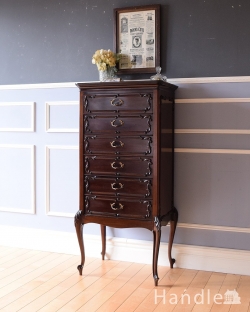 アンティーク家具 アンティークのチェスト ゴールドの装飾が優雅なアンティークチェスト、イギリス輸入の家具