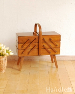 アンティーク家具 ソーイングボックス 可愛い脚付きのイギリスで見つけたアンティークソーイングボックス