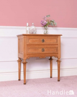 アンティーク家具 アンティークのチェスト 南フランスのアンティーク家具、小さくて可愛いベッドサイドチェスト