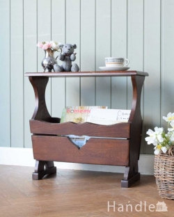 アンティーク家具 マガジンラックおしゃれ サイドテーブルとして使える天板付きの便利なアンティークマガジンラック