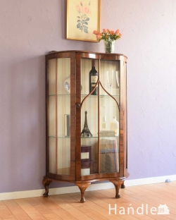 アンティーク家具 アンティークのキャビネット イギリスで見つけた優雅な曲線の小さなアンティークキャビネット