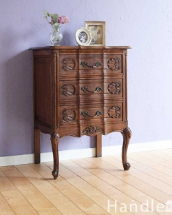 アンティーク家具 アンティークのチェスト 南フランスのアンティーク家具、彫が優雅などこにでも置ける小さなチェスト