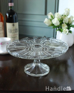 アンティーク雑貨 ケーキスタンド アンティーク 英国で見つけたアンティーク雑貨、華やかなプレスドグラスのケーキスタンド