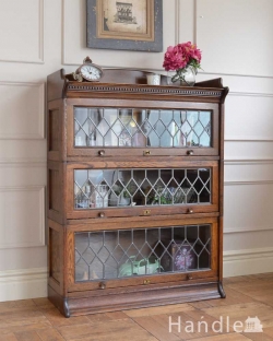 アンティーク家具 アンティークのキャビネット HARRIS LEBUS（ハリスリーブス）のアンティークスタッキングブックケース