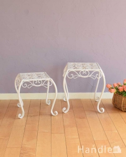 アンティーク風 アンティーク風の家具 お花模様が華やかなアンティーク風プランタースタンド（2個セット・ホワイト）
