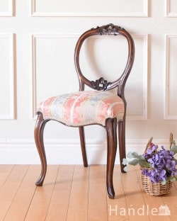 アンティークチェア・椅子 サロンチェア 丸い背もたれが美しい英国アンティークバルーンバックチェア