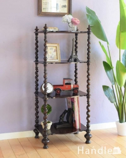 アンティーク家具 アンティークのキャビネット 流れるようなツイスト脚が美しいアンティークのワットノット（オープンシェルフ）